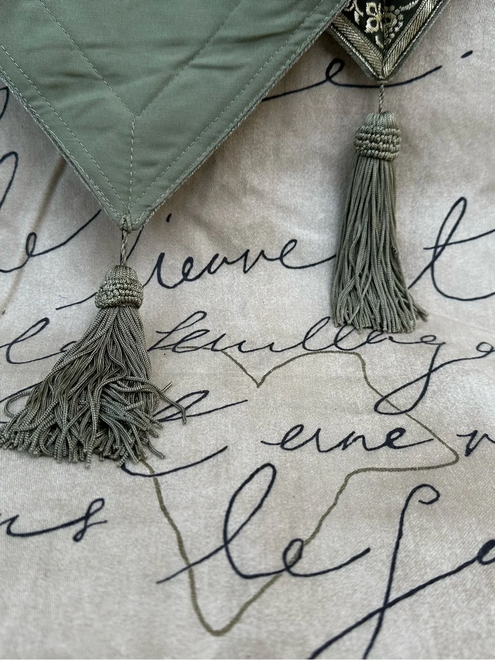 Green Vintage Velvet Velour Table Runner